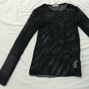 Nättröja - Fin nät/see through tröja från zara som man kan ha t.ex. under t-shirtar. Tyvärr för liten för mig (även därför jag inte kunde fota på mig), storlek S men tajt så skulle säga XS. Frakt tillkommer😘