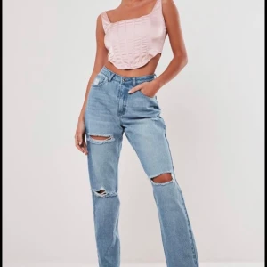 oanvända jeans - Från missguided, aldrig använda pga råkade beställa fel storlek men såå snygga