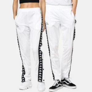 Kappa byxor  - Säljer mina kappa byxor för 150 , köp eller buda ❣️ använda ca 5 gånger och säljer dom då de tyvärr är för små för mig. Om ni har några frågor kom gärna privat📦