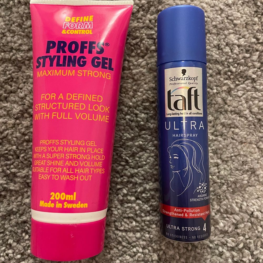 Olika hår produkter!! Använder ej längre☺️på bild två ser ni hur mycket som är kvar i balsamsprayerna❤️Den orange från Gliss fin s inte att köpa mer💖gör av er om ni har frågor om vad produkterna för osv🥰frakten är olika men 12-24kr❤️Proffs Hår Gelé=15kr pluss frakt (typ hela kvar)✨Gliss Repair Summer balsamspray=15kr pluss frakt (se bild två)✨Liten hårspray från Schwarzkopf=5kr pluss frakt (75/75ml kvar) RESERVERAD✨Balsamspray från Schwarzkopf moisture mot torrt eller normalt hår (jätte bra!!)=15kr pluss frakt (ca halva kvar)❤️. Övrigt.
