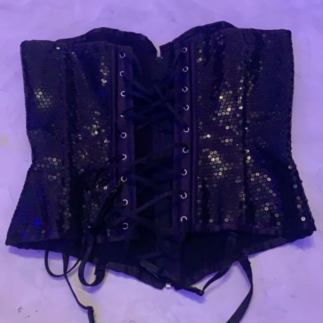 Svartpaljett korsett - 90