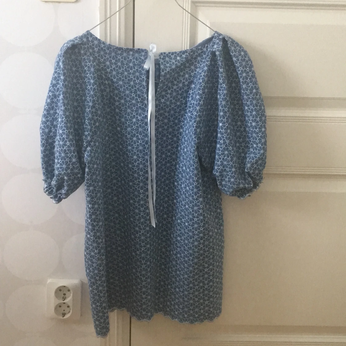 Puff sleeves blouse - 90