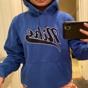 Nike vintage hoodie - Supersnygg Nike hoodie som jag köpte här på Plick men som jag inte får andvändning av längre! 🛑Buda från 200kr i kommentarsfältet🛑 budgivning avslutas 5/2