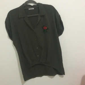 Skjorta - En fin skjorta som passar dagligen till jobbet eller till en fin middag.