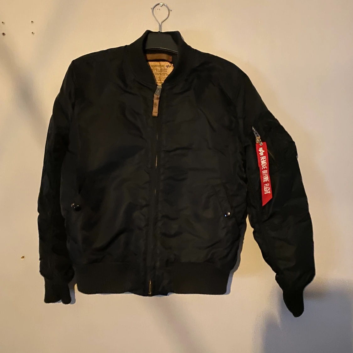Alpha industries jacka storlek L - 90
