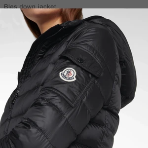 Moncler - Säljer min äkta Moncler jacka i modellen black bles down jacket. 100% polyamide & Lightweight material. I storlek 0, motsvarande XS/S. Endast seriösa köpare tack, vid intresse skickas egna bilder😁 QR kod i jackan finns som äkthetsbevis.