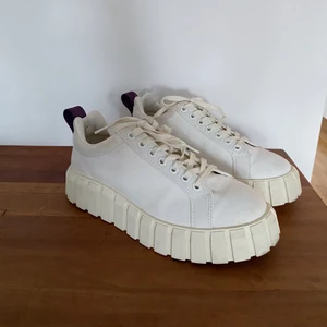 Eytys Odessa str 39 - Säljer dessa då de är för små för mig. Kan också tänka mig att byta till en större storlek. Endast använda två gånger. Skickar eller möts upp i Täby eller Uppsala. Pris kan diskuteras vid snabb affär. 