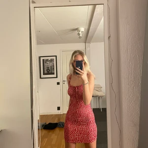 Klänning  - Säljer denna fina klänning.