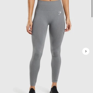 Gymshark tights - Säljer dessa fina tights från gymshark. Tyvärr är de för små. Storlek XS. Använda 1 gång