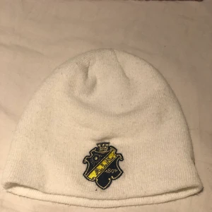 Vit aik mössa - Vit aik mössa säljes för 150kr (Priset är ej hugget i sten)