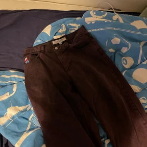 Polar big boy lila - Snyggaste byxorna jag någonsin ägt säljer pga att de är lite för korta för mig som är runt 180 passar nog super bra på någon som är 175 eller neråt. De är klippta typ 7cm