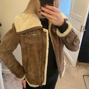 Märkes Mockajacka från pondus, strl 38 - Snygg mockajacka i gott skick, köpt för 2500kr 