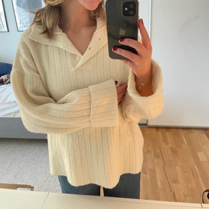 Supermysig tröja🥰 - Mysig tröja från ASOS💞 storlek 42 men passar S-M🥰 köparen står för frakt❤️