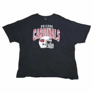 Vintage Arizona Cardinals T-Shirt - Vintage NFL T-shirt. Size: XXlarge. Bra vintageskick, litet hål på baksida högerarm. 
