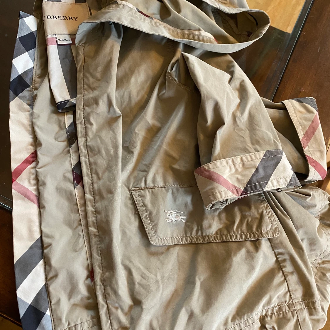 Burberry Jacka barn storlek 86 - 91