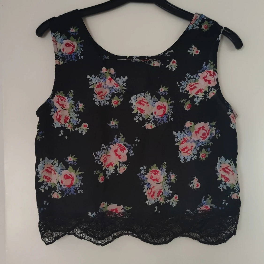 Söt blommig tröja  - 91