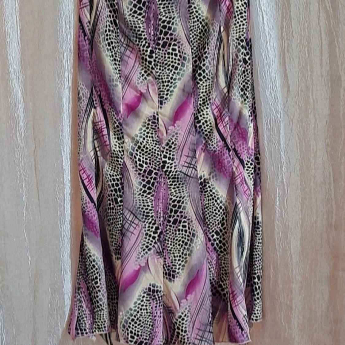 A purple 💜 patternd skirt  - 90