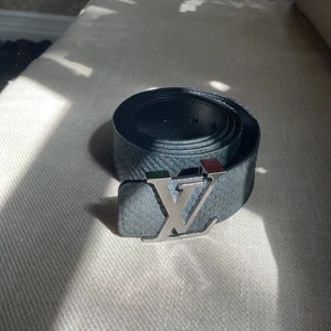 Louis Vuitton skärp  - Frächt louis Vuittion skärp 