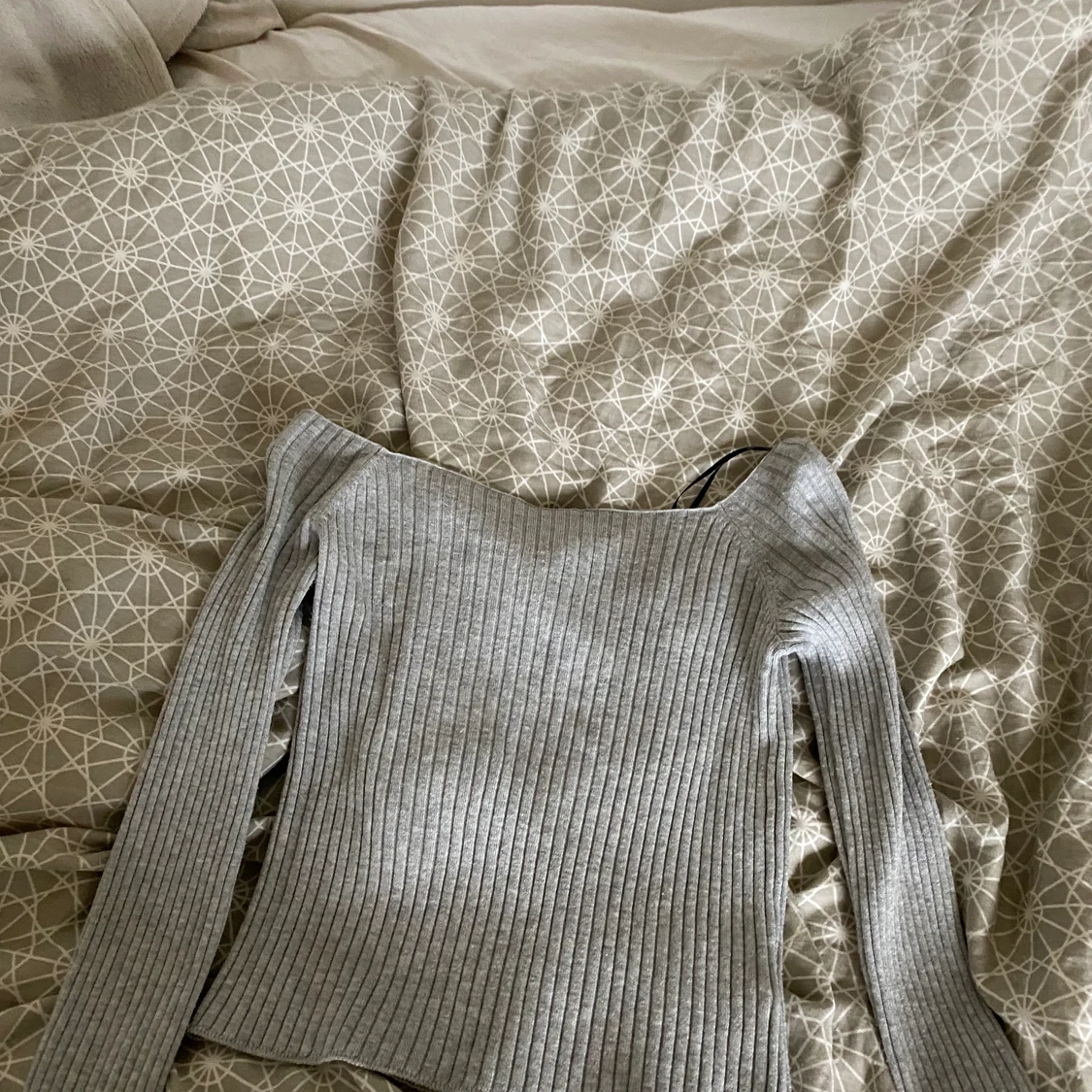 Grå tröja från hm  - 91