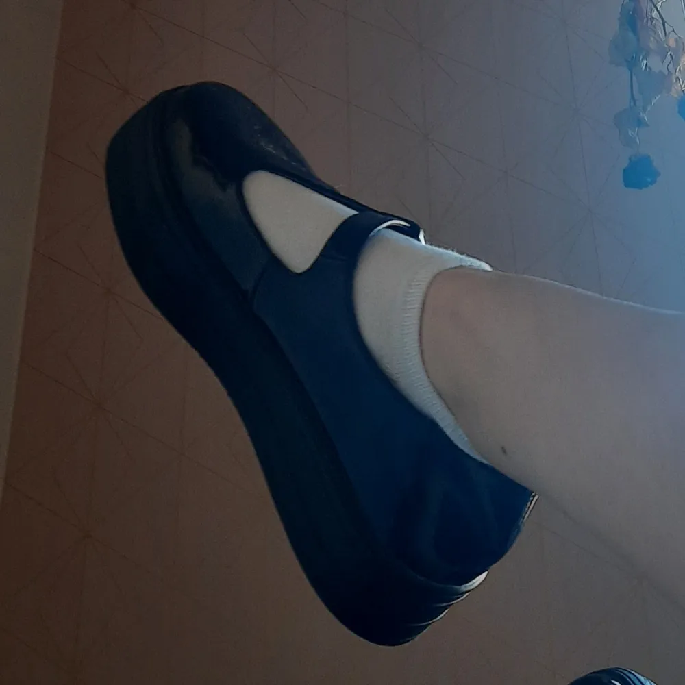 Mary Jane skor i storlek 39. Kommer från Asos och är inte särskilt använda. . Skor.