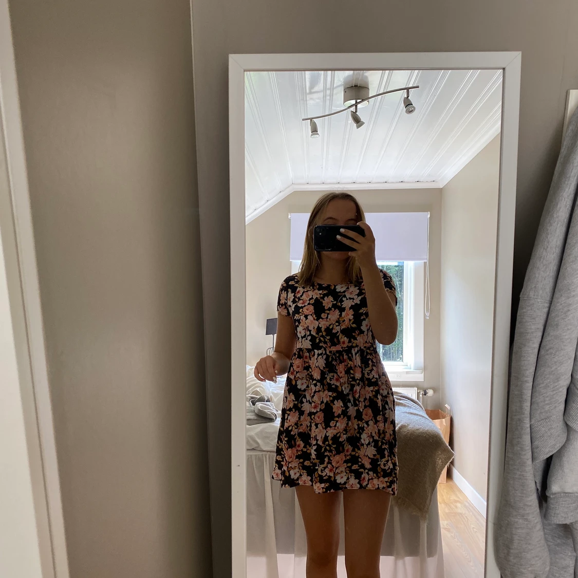 blommig klänning  - 90