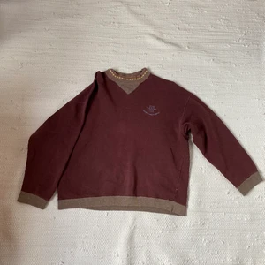 Vintage Sweatshirt  - Sweatshirt köpt secondhand av mig. Jättecoola detaljer och unik färg. Kontakta privat vid frågor :)