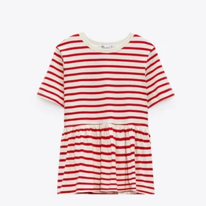 Randig - Intressekoll på denna randiga tröja!! Jag vet inte om jag vill sälja den så buda på!!❤️❤️🎸🎸