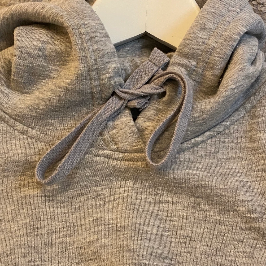 Grå hoodie från H&M. - 91