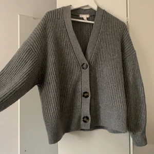 Cardigan  - Cardigan storlek L , oanvänd. 