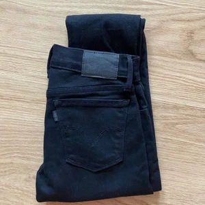 Levis jeans - Levis jeans, stl 26. Super skinny.  Helt oanvända, endast provade