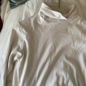 Vintage vit polo - Härlig polo som måste få ny ägare pga att jag har ca 4 snarlika! 