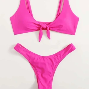 Bikini set  - Säljer ett oanvänt bikini set, storlek L 💕