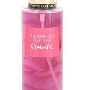 Säljer än mist från Victoria secret i lukten Romantic. Köpte den för 200 kr, det är en 250 ml flaska varav jag kanske har använt 30 ml. Säljer då jag har insett att jag är allergisk mot parfym. 