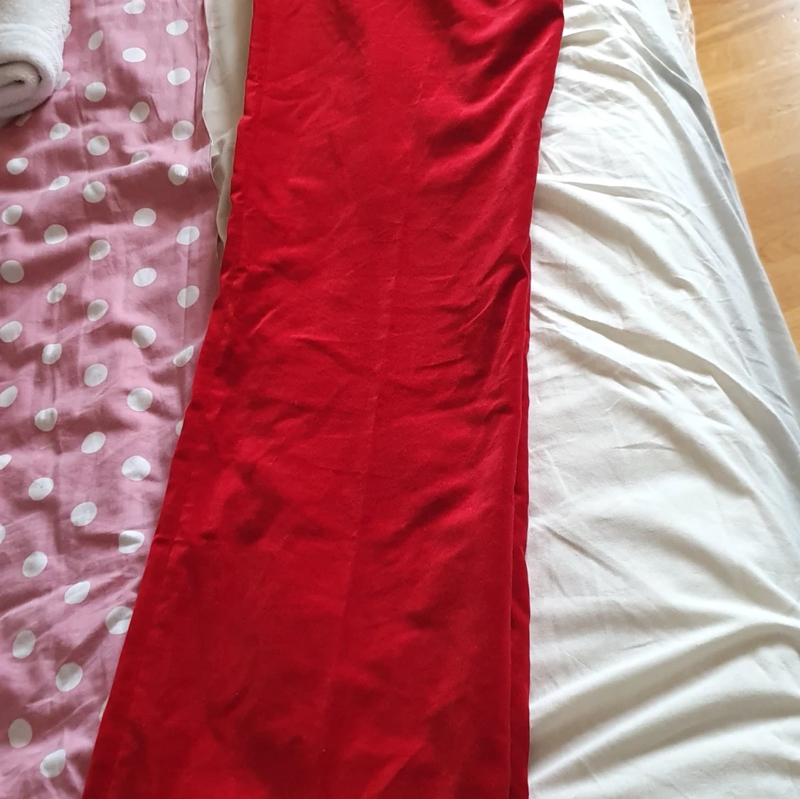 Flat leg mjukt maroon kostumbyxa - 90