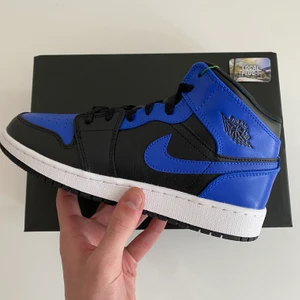 Air Jordan 1 mid ”hyper royal” - DS / Brand new. 38,5 å 36,5