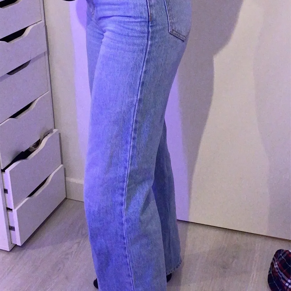 Knapp används jeans från gina, raka/vida i modellen!. Jeans & Byxor.
