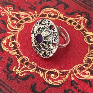 Justerbar silverfärgad ring med lite bohemian vibe💜