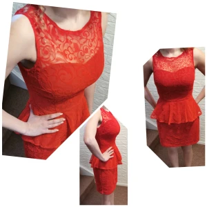 Festklänning  - Jättebra kvalitet,  röd , st 38 , (passar S/M) 