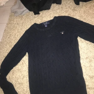 Ganttröja - Ganttröja storlek s, använd ett fåtal gånger. Frakt betalas av köpare