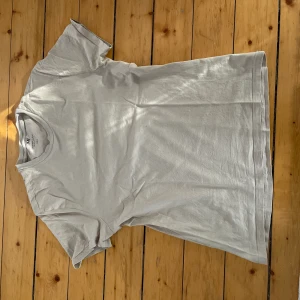 Beige Crewneck t-shirt - H&M, regular fit, stl S