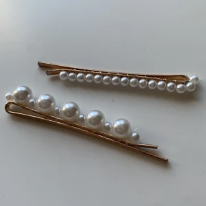 Klämmor - Ett par jättefina hårspänne köpta för 110kr! 1 st =35kr 2st= 60kr