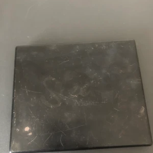 Sleek  - En sleek cream Contour palett färgen light 095. Säljer för den inte kommer till användning längre. Ungefär hälften kvar, som du ser på bilden 