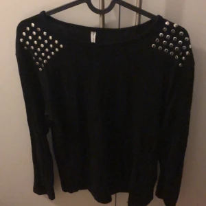 Vero moda svart tröja  - well used