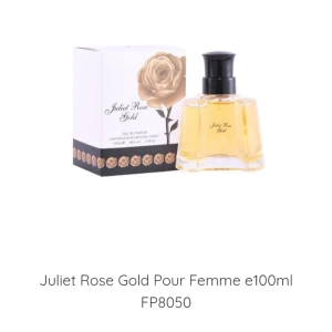Parfym från fineperfumery.com - Parfym Juliet Rose Gold. Kartongen har öppnats men parfymen är helt oanvänd. Doftar av mjuka rosor. Nedan fins länk till produkten på finepeefumery.coms hemsida:   https://www.fineperfumery.com/womens-21-c.asp