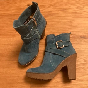 Stövletter Raxmax, blå, strl 36, oanvänd - Stövletter Raxmax, blå, strl 36, oanvända/provade. Passa på 36.5