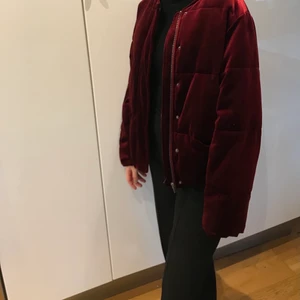 Jacka velour - Kommer tyvärr inte till användning, köpare står för frakt🤍