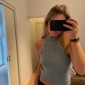 Stickad topp - Fin blå stickad topp från mango! 💙 i ett bra skick. Den är i storlek s. Köparen står för frakten 