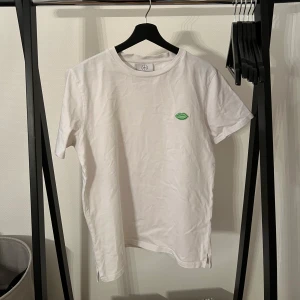 An international anthem t-shirt - Säljer en aia t-shirt i storlek s! Hör av er vid frågor! Mvh Jacob 