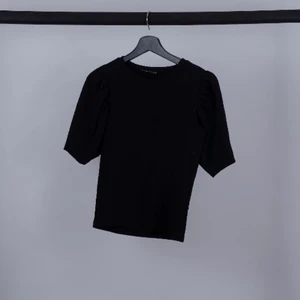 ZARA - blus svart - Storlek: S - 99% polyester 1% elestan 