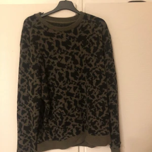 Leopard stickad tröja strl S - Stickad tröja från allsaints, inga defekter